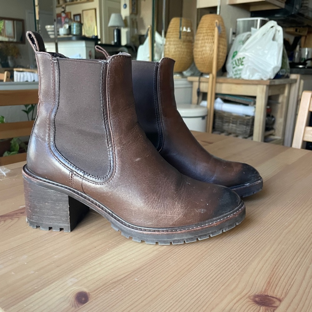 Thursday Knockout Chelsea Boots in Women’s 8.5